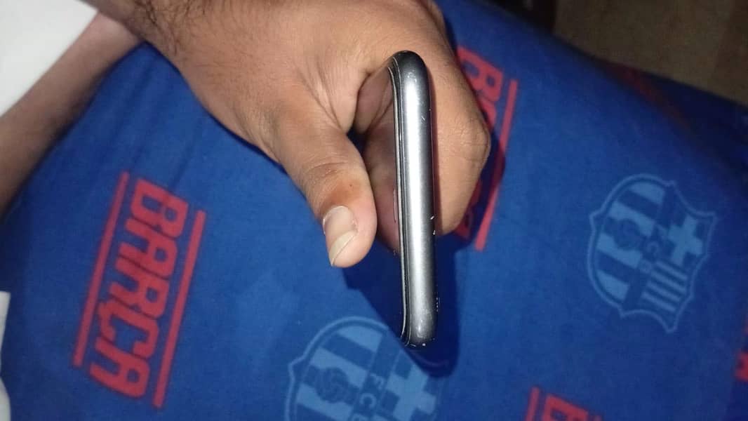 Apple iPhone 11 5