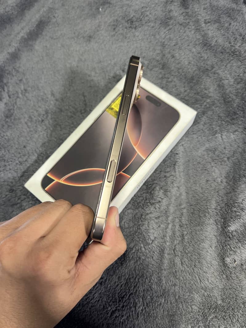 Apple iPhone 16 Pro Max 3