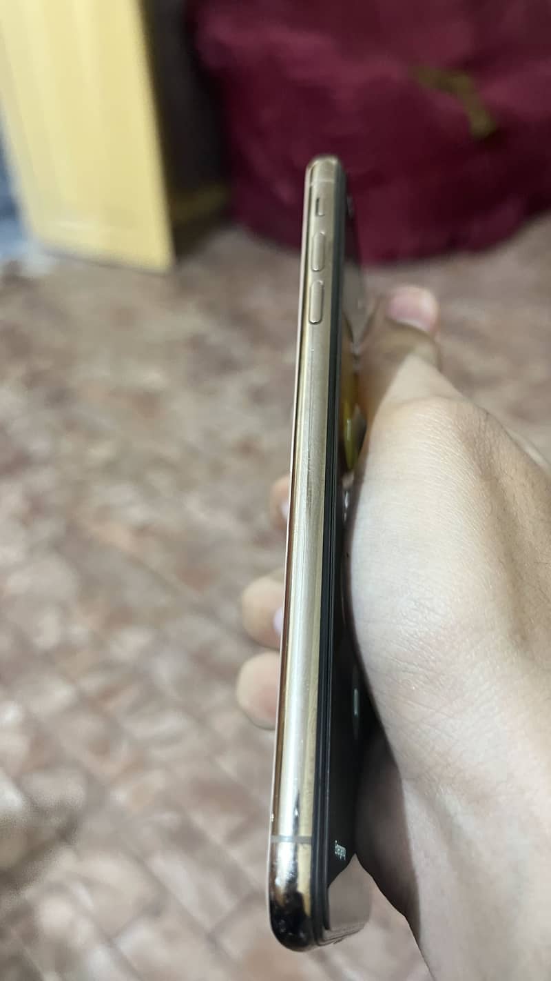 Apple iPhone X 3