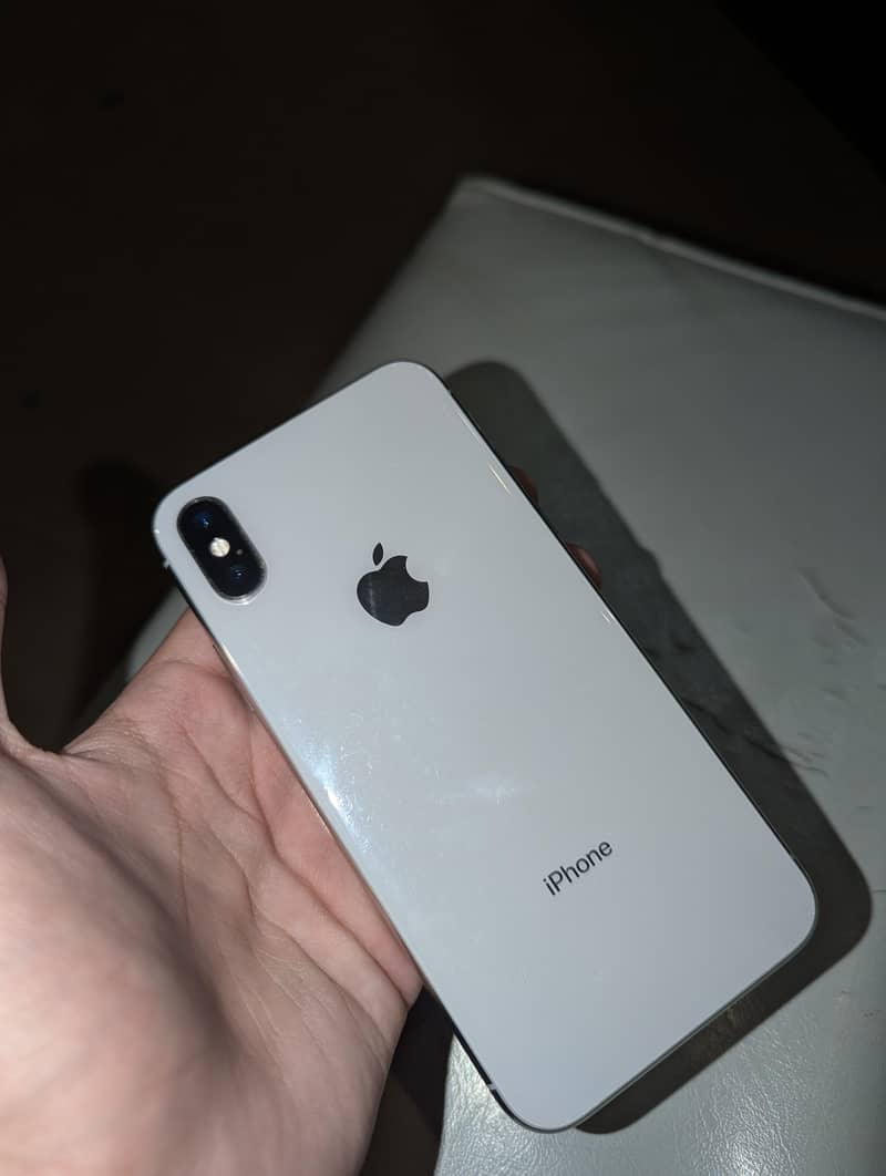 Apple iPhone X 4