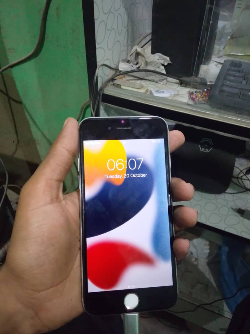 Apple iPhone 6S 1