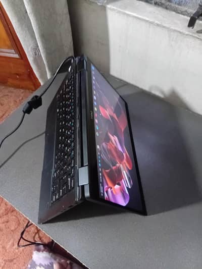 Dell latitude 7930   2-in-1  touch screen