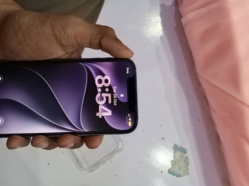 Apple iPhone 12 4