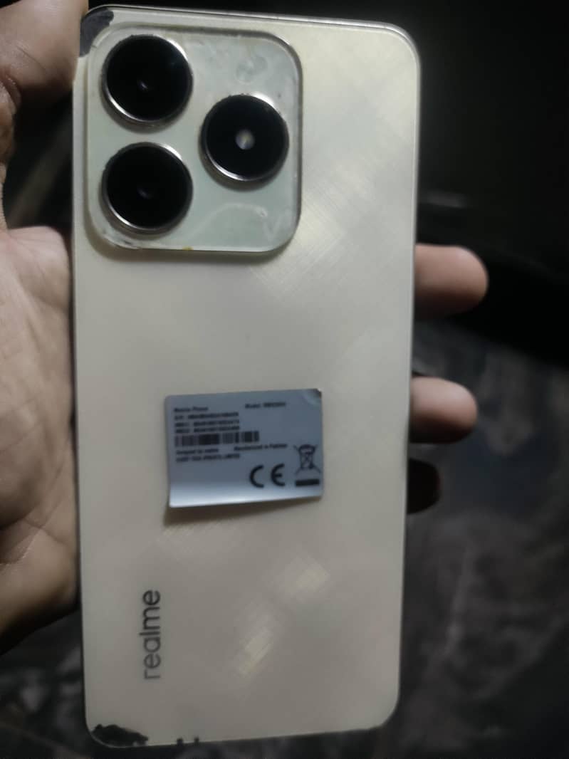 Realme C61 0
