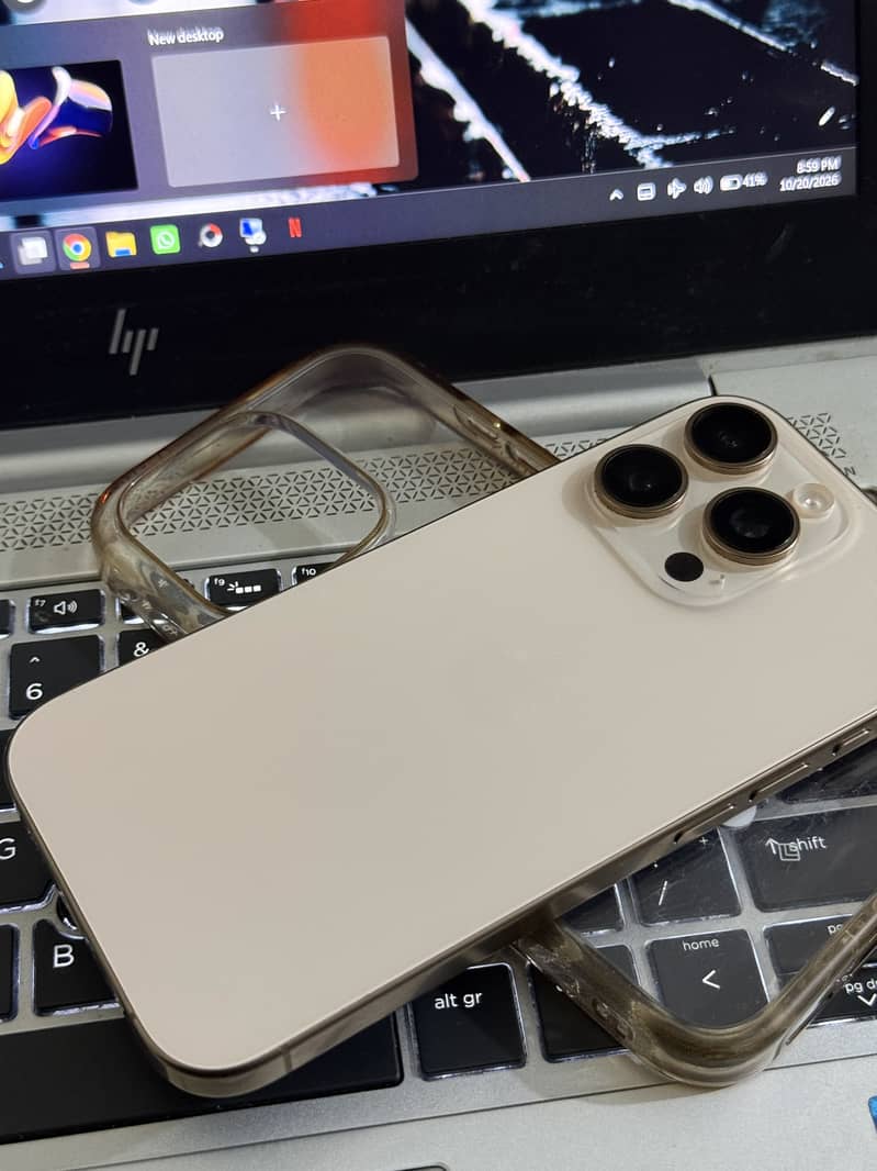 Apple iPhone 16 Pro 0