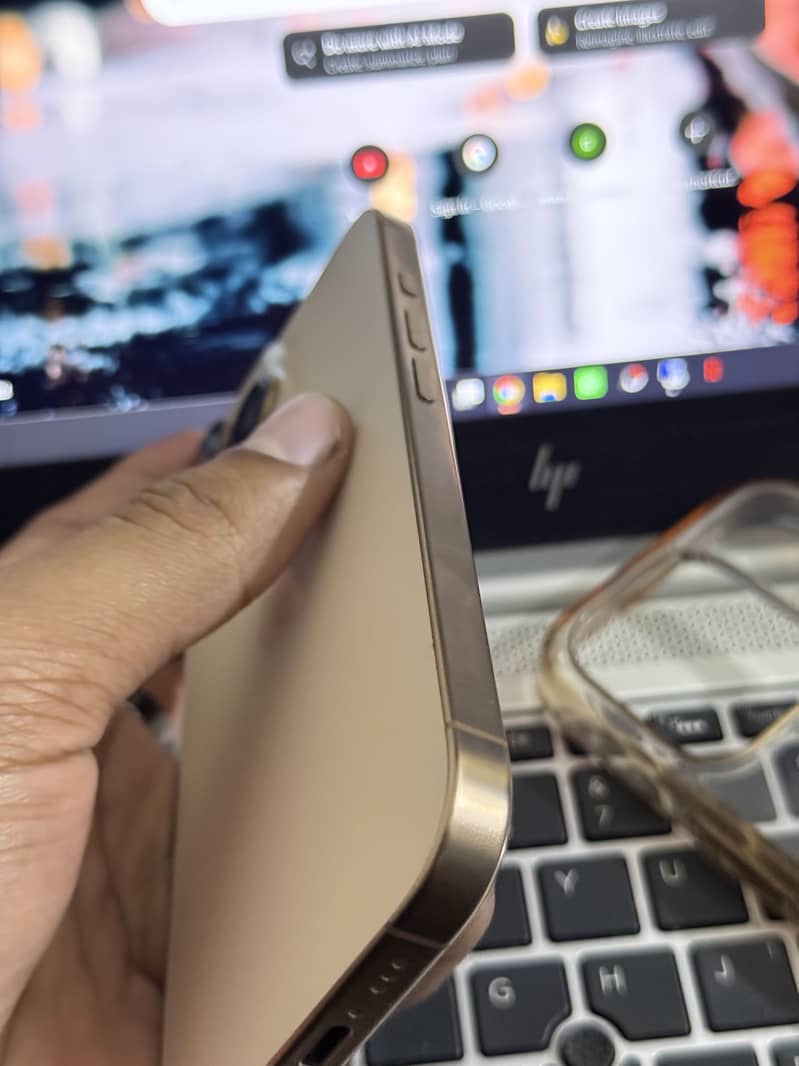 Apple iPhone 16 Pro 2