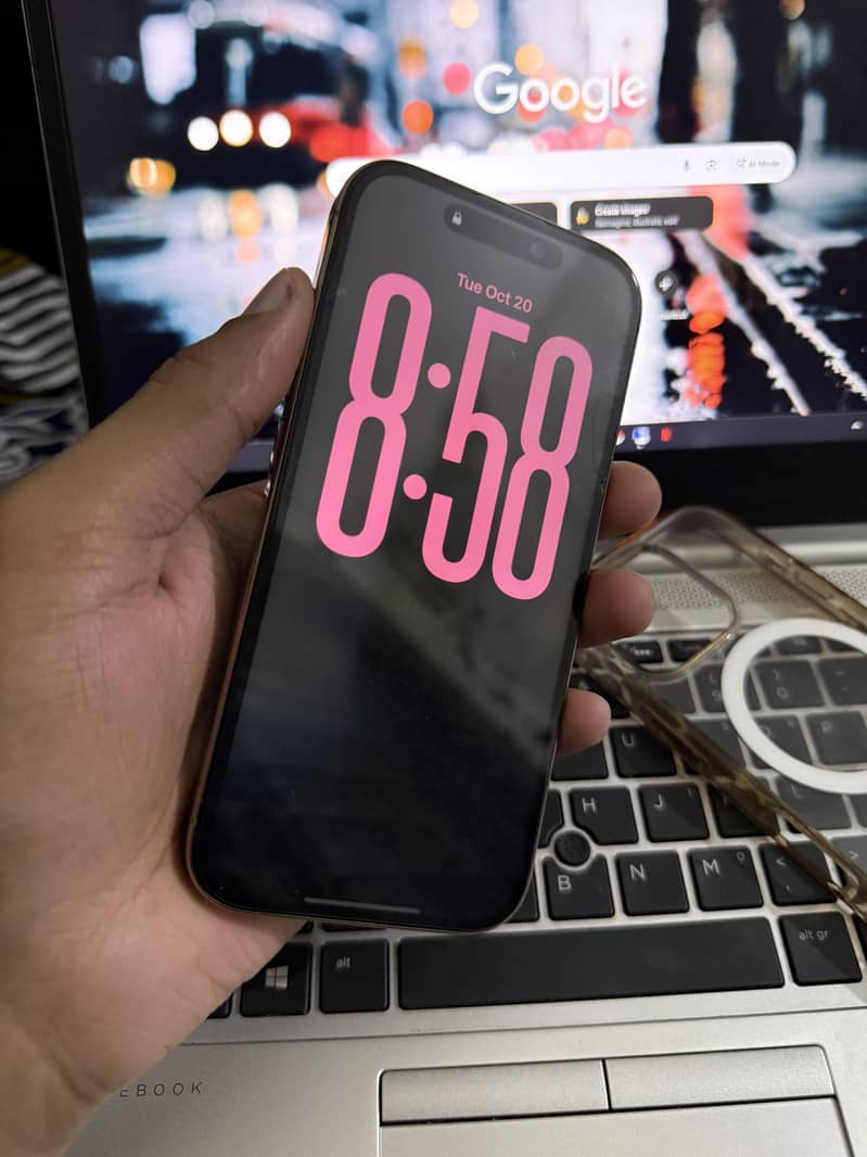 Apple iPhone 16 Pro 4