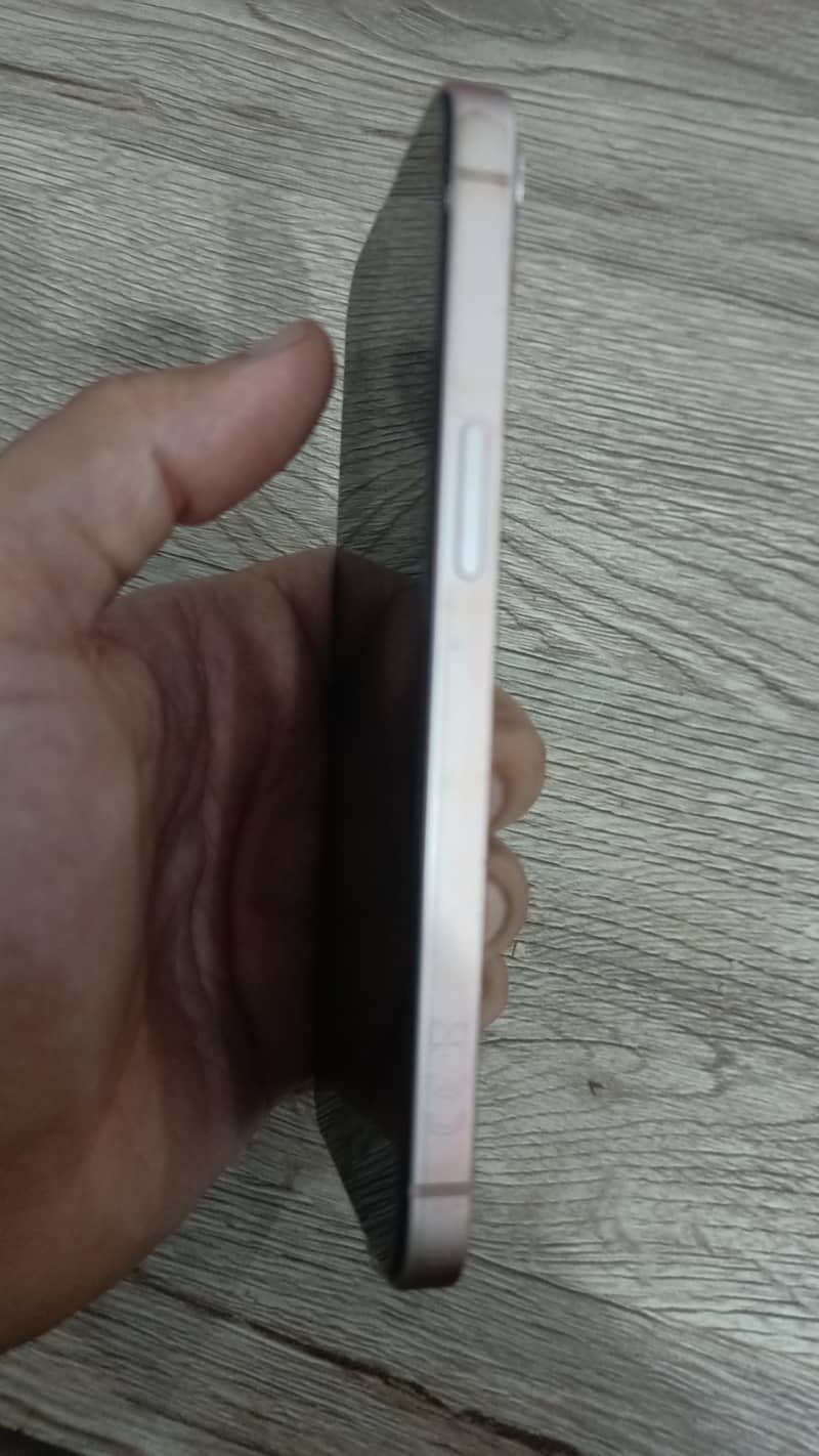Apple iPhone 13 2