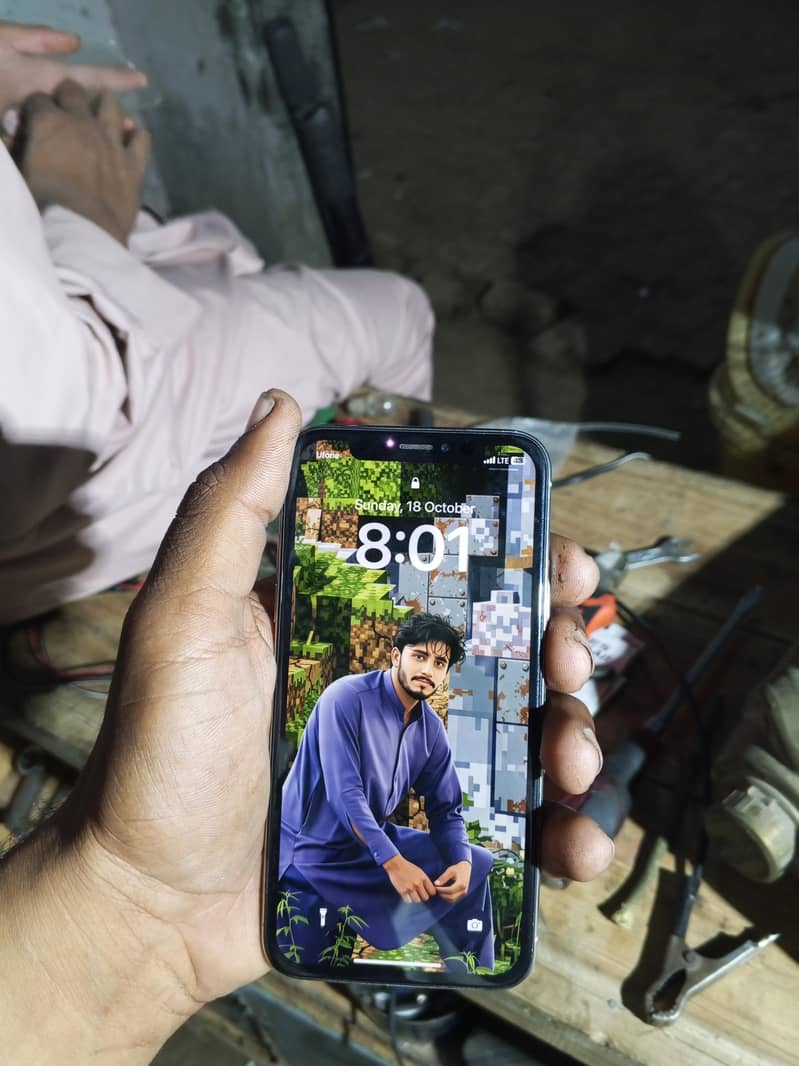Apple iPhone X sim working 4