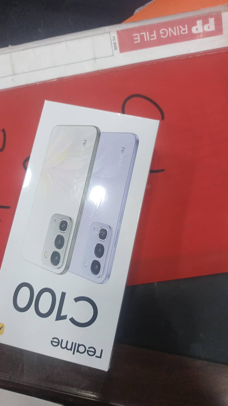 Realme C100 0