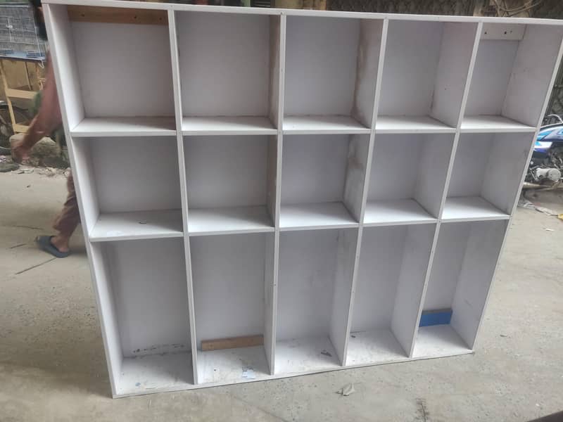 2 Display racks 2