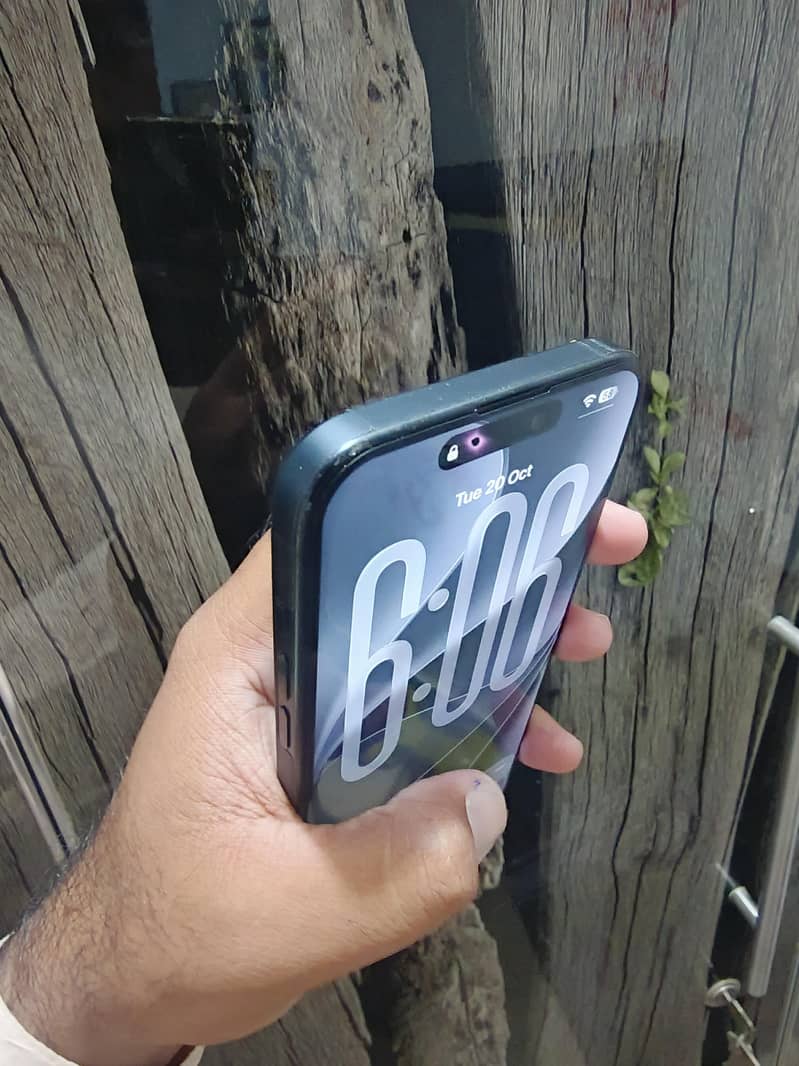 Apple iPhone 15 Pro Max 5