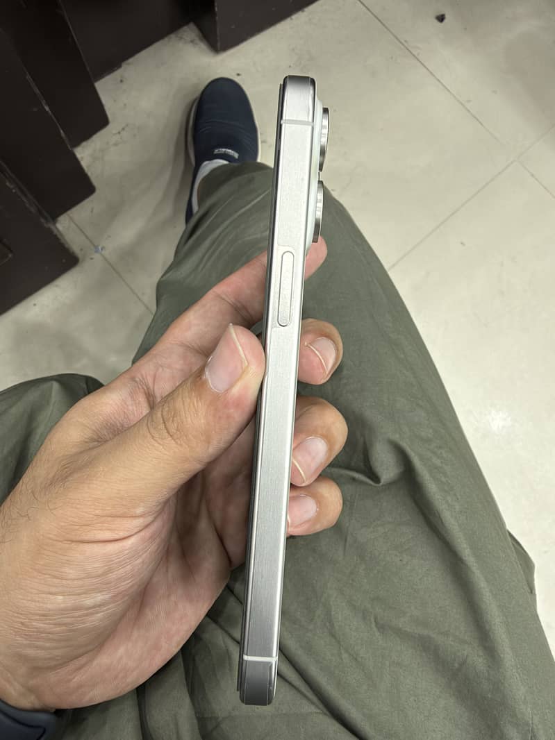Apple iPhone 15 Pro Max 1