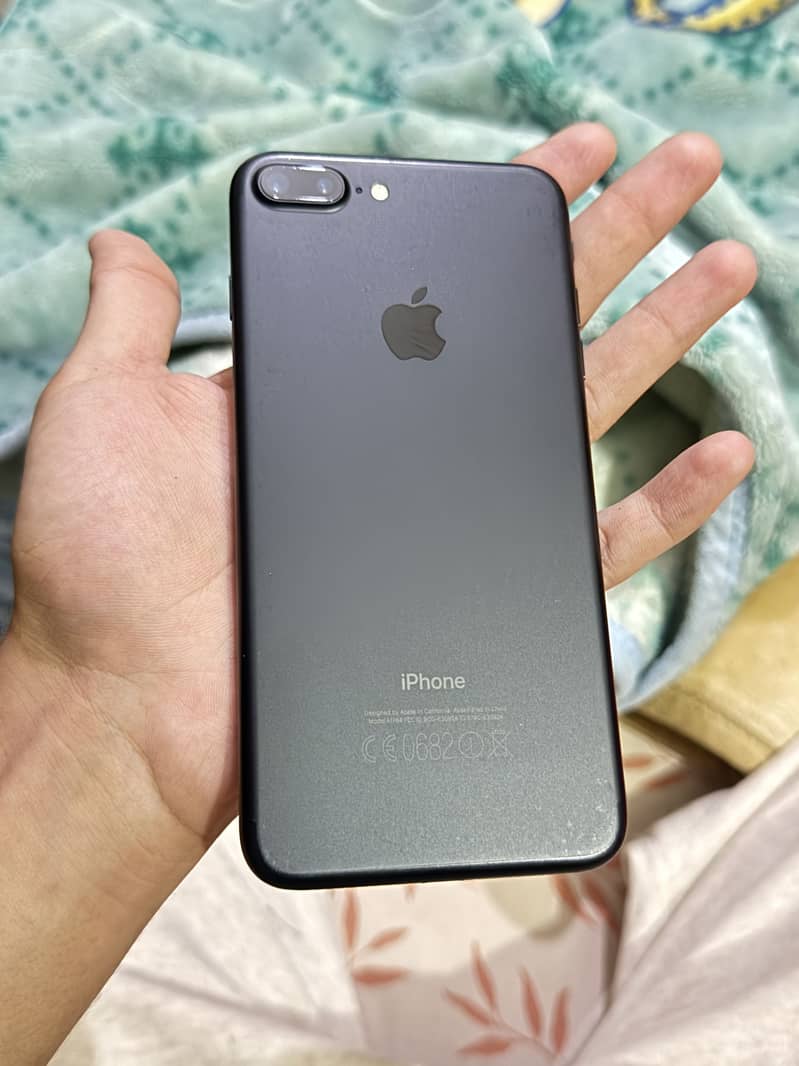 Apple iPhone 7 Plus 0