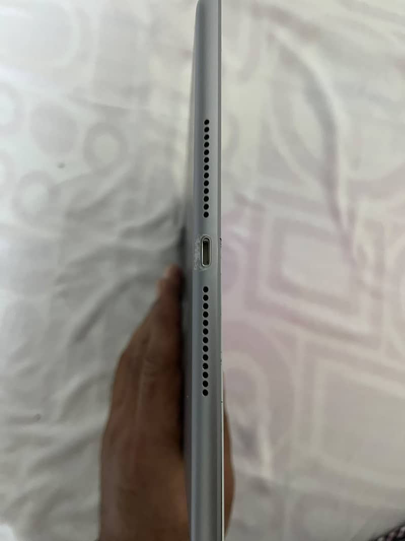 Apple Ipad 5th generation 3
