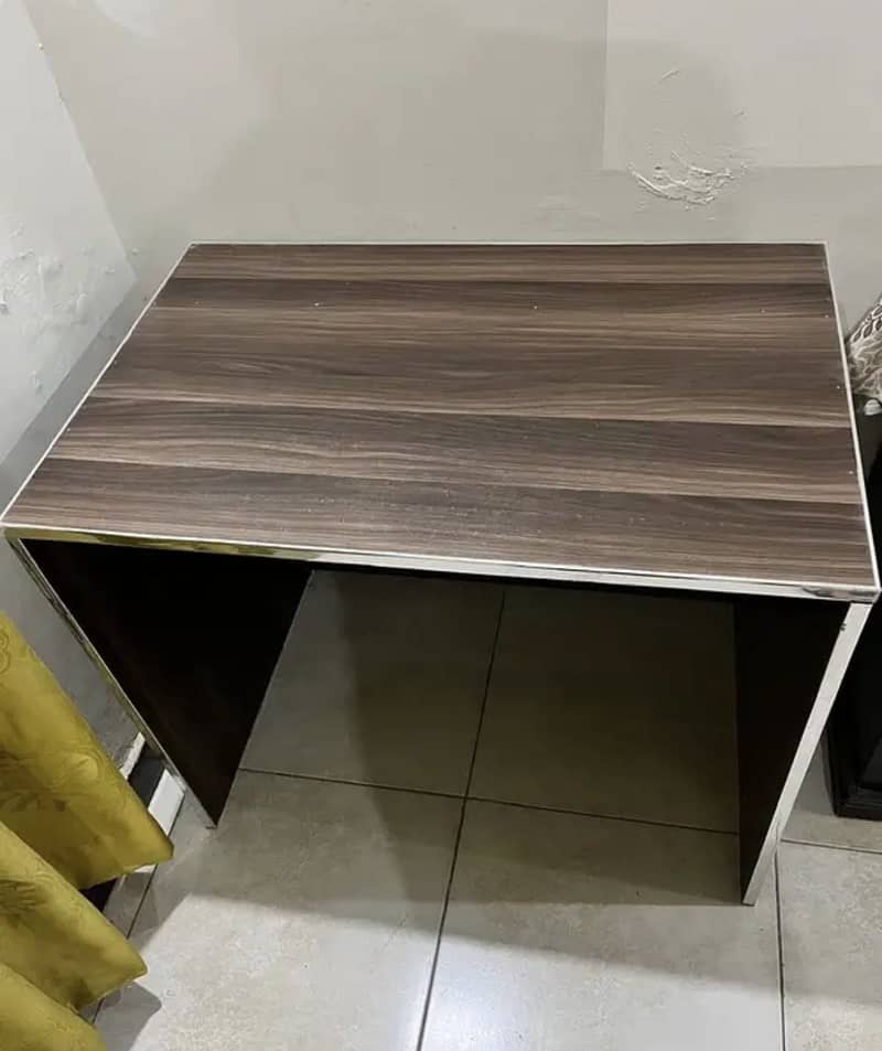 Simple study/ office table. 0