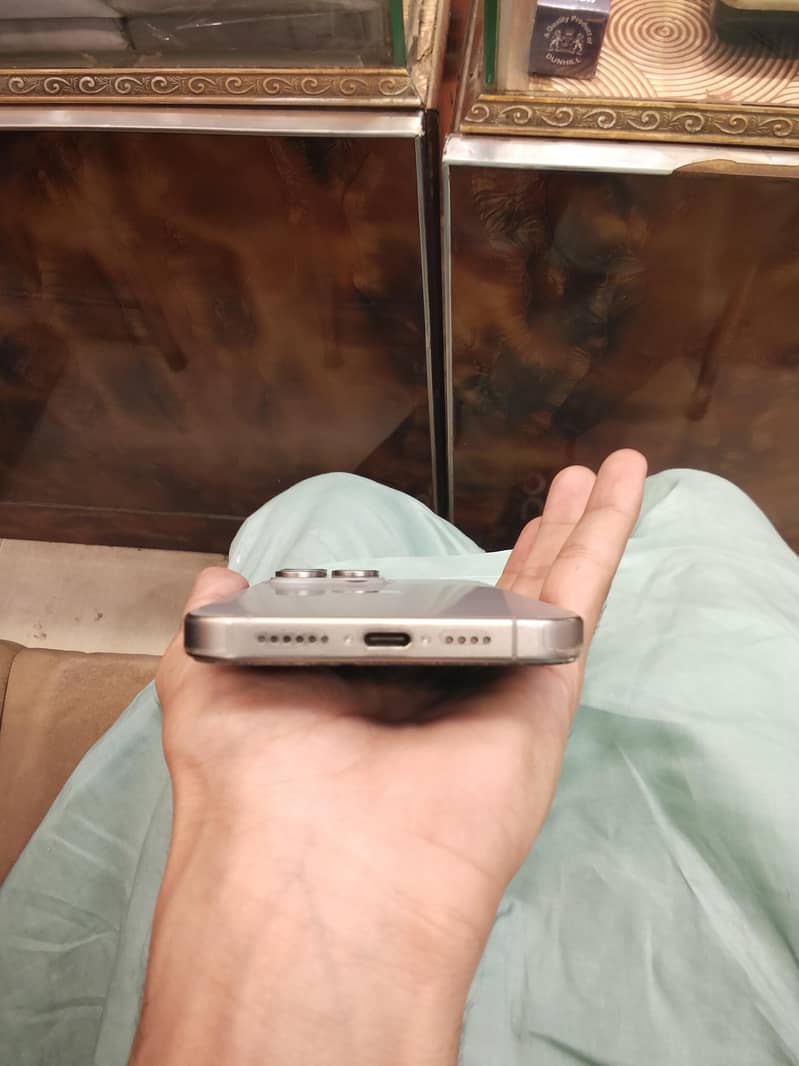 Apple iPhone 15 Pro Max 1