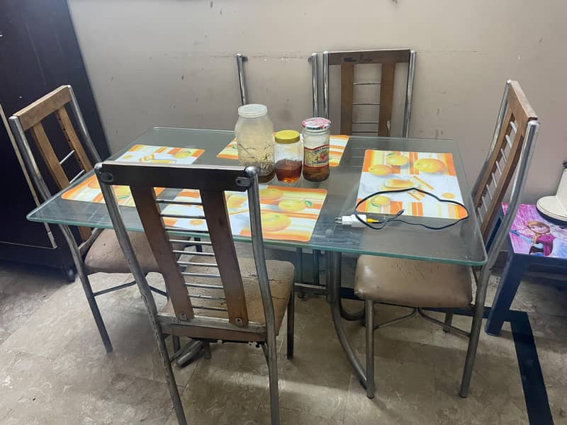 Dining table 0