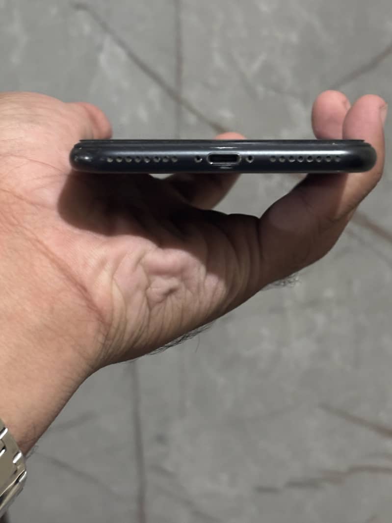 Apple iPhone 7 Plus 3