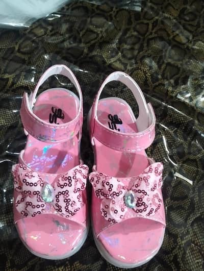 girls sandal 32 joro ka ek set total 5 set available