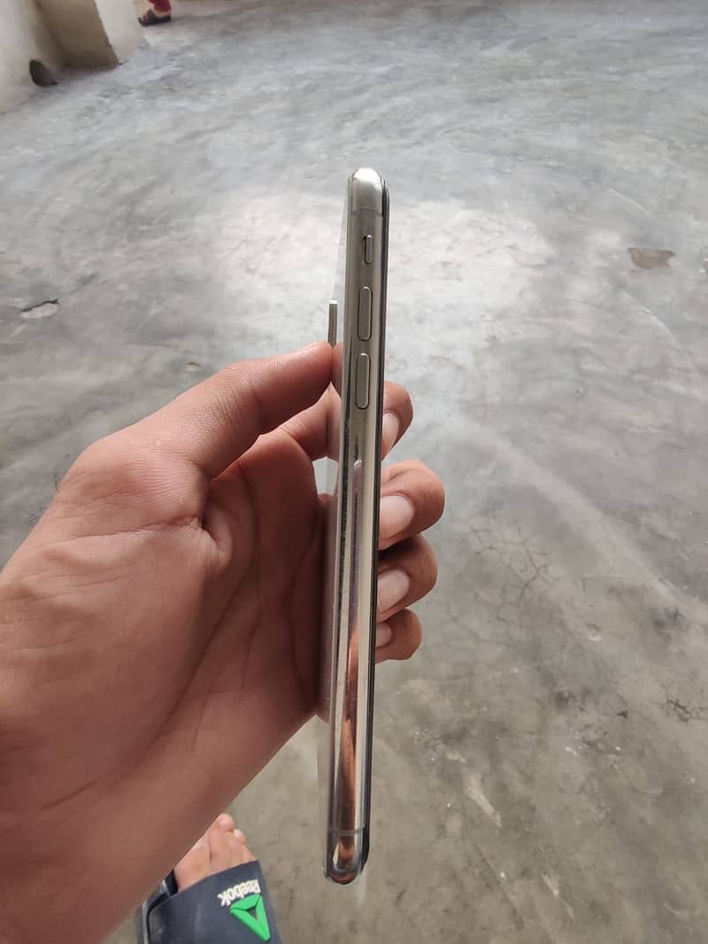 Apple iPhone X 2
