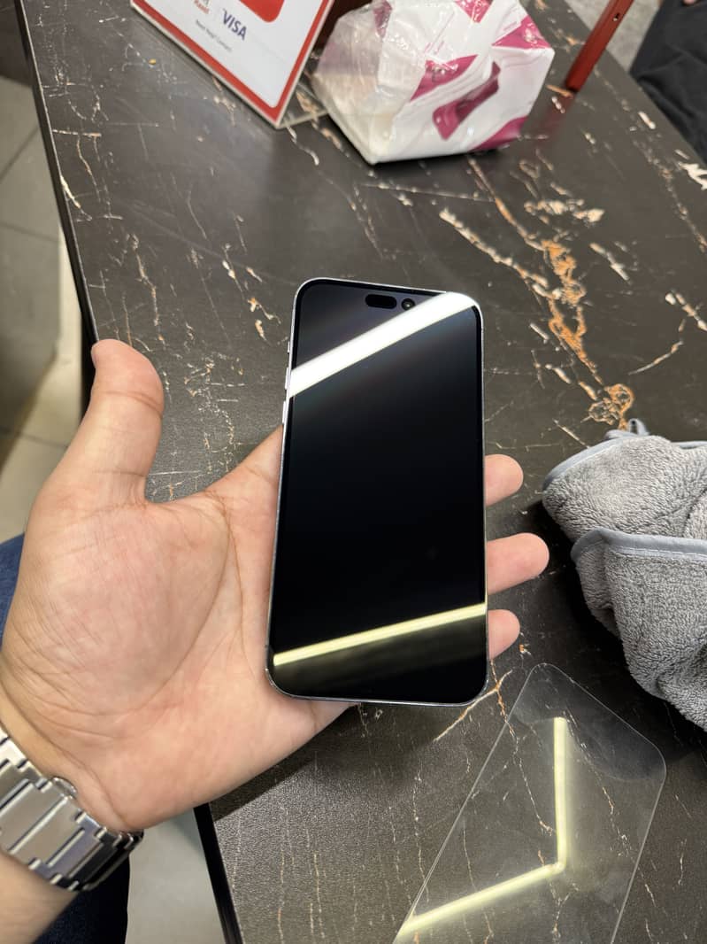 Apple iPhone 14 Pro Max 1