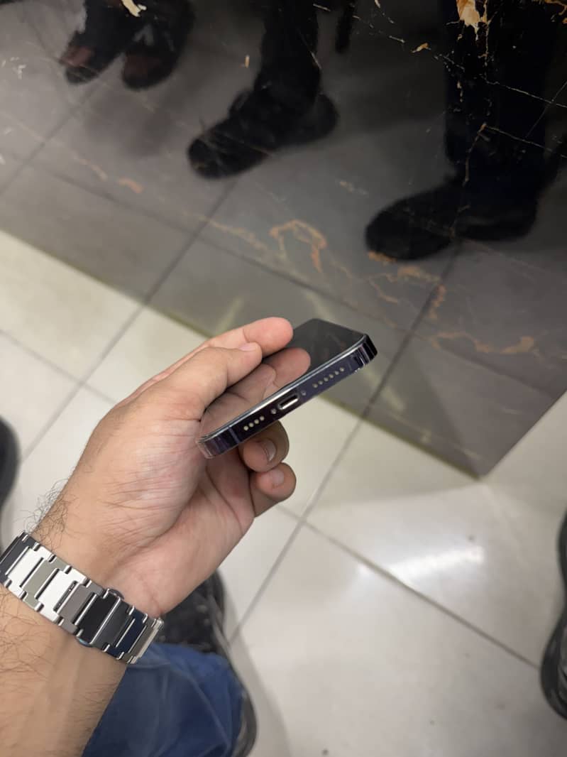 Apple iPhone 14 Pro Max 5