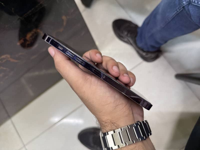 Apple iPhone 14 Pro Max 6
