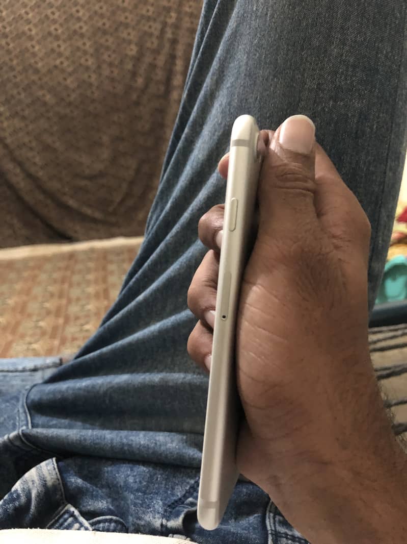 Apple iPhone 7 FU 5