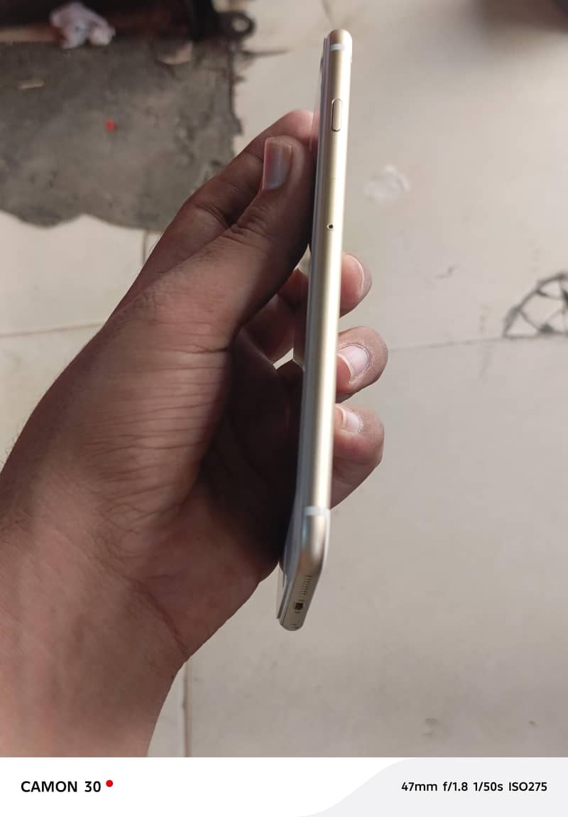 Apple iPhone 16 Plus 8