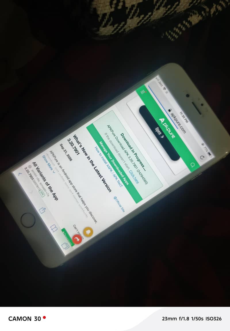 Apple iPhone 16 Plus 11