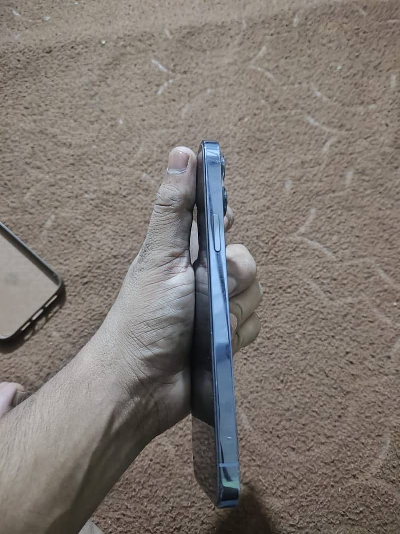Apple iPhone 13 Pro Max 3