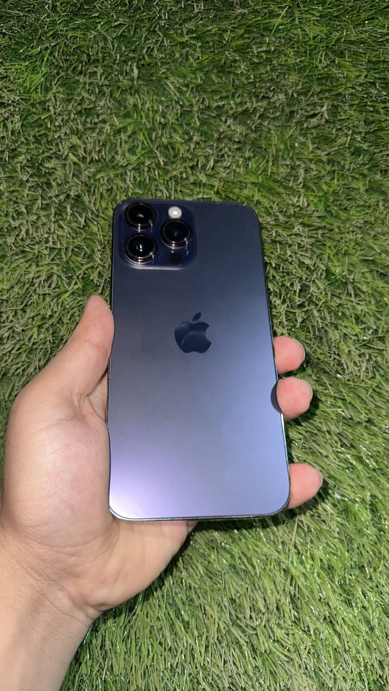Apple iPhone 14 Pro Max 1