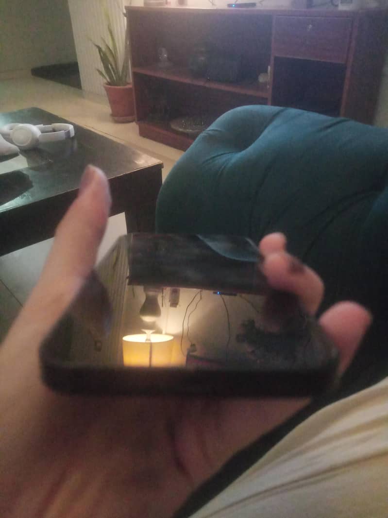 Apple iPhone 13 2