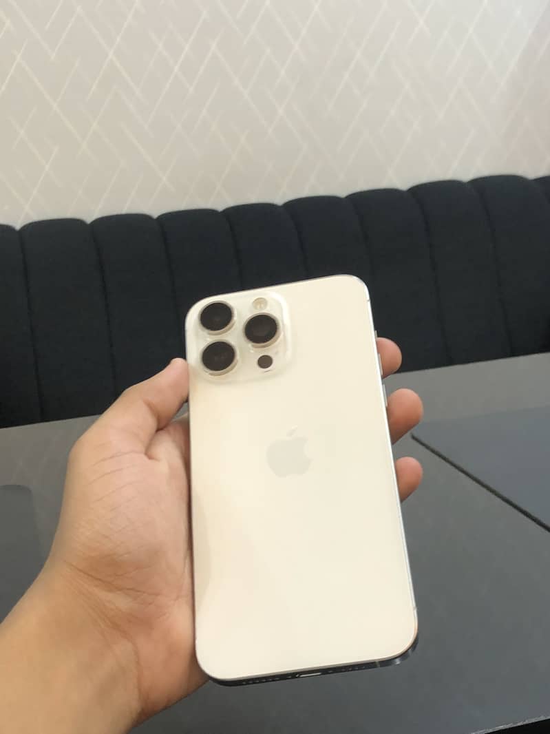 Apple iPhone 15 Pro Max 5