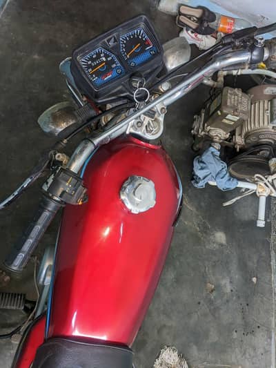 Honda CG125 Karachi number good condition