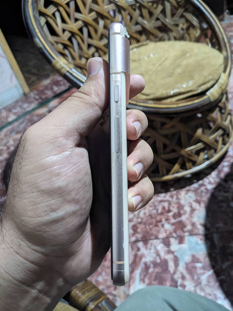 Google Pixel 8 2