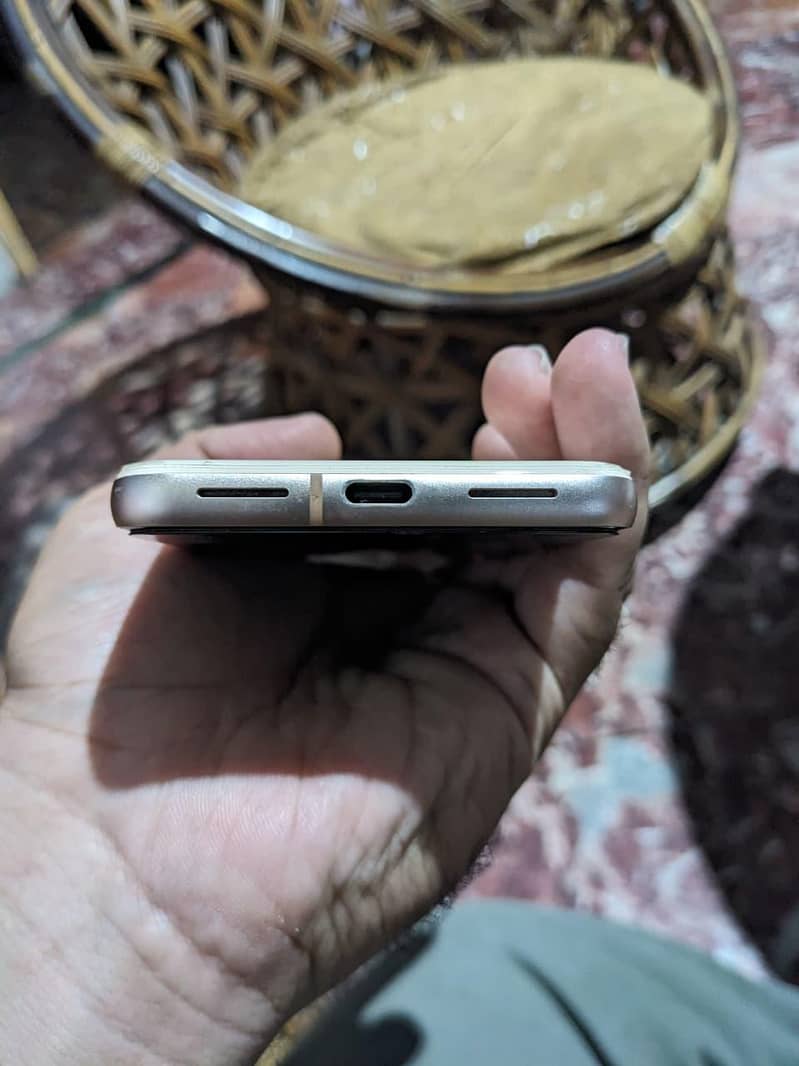 Google Pixel 8 5