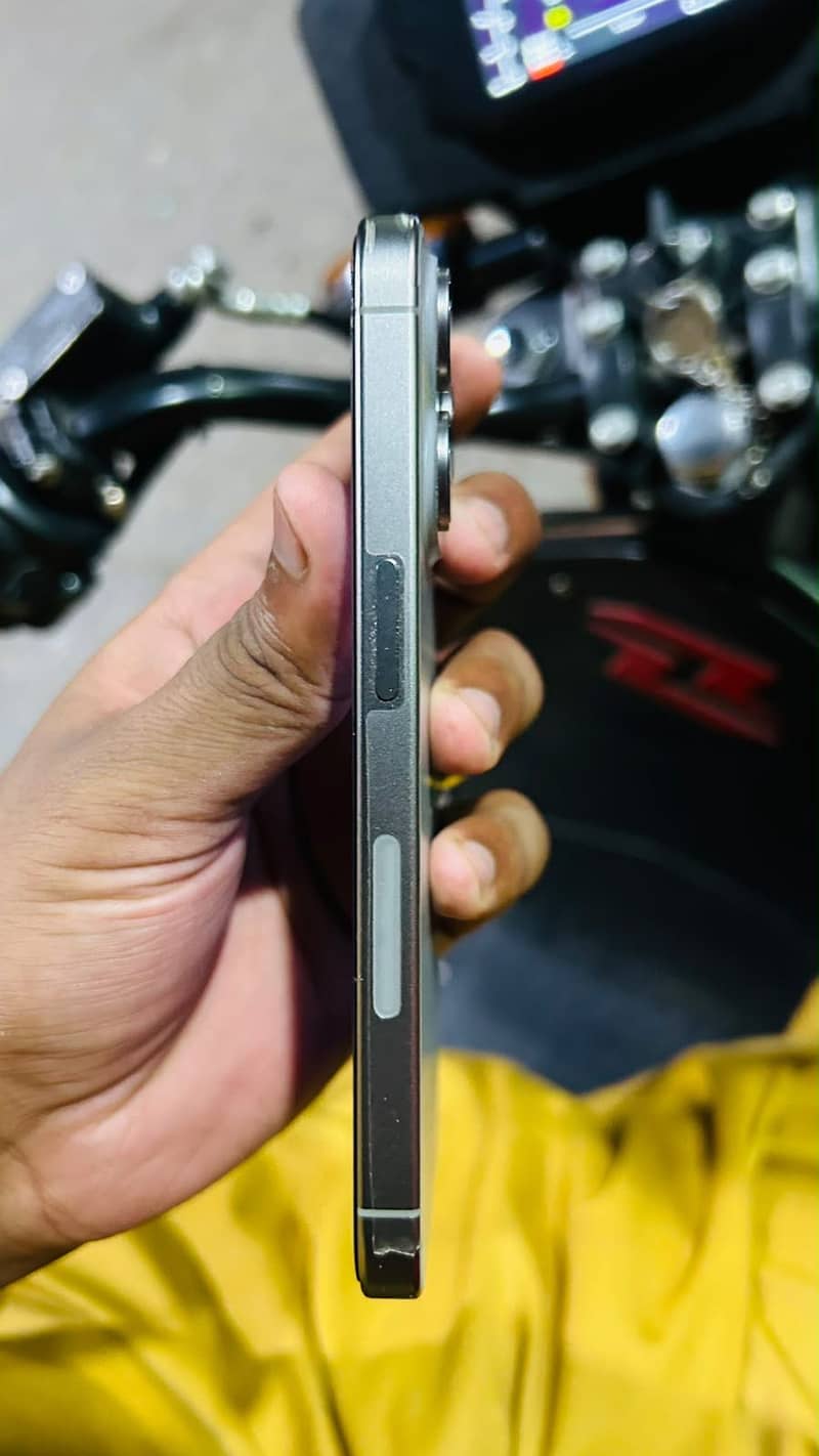 Apple iPhone 15 Pro 5