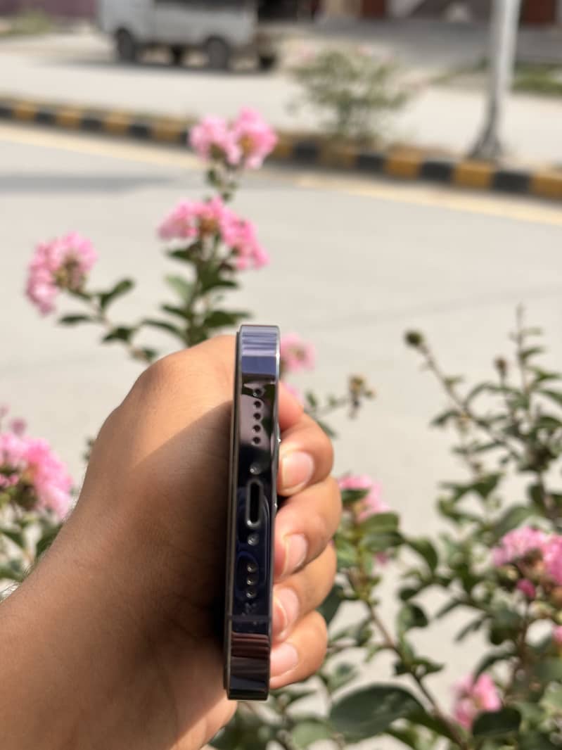 Apple iPhone 14 Pro 3