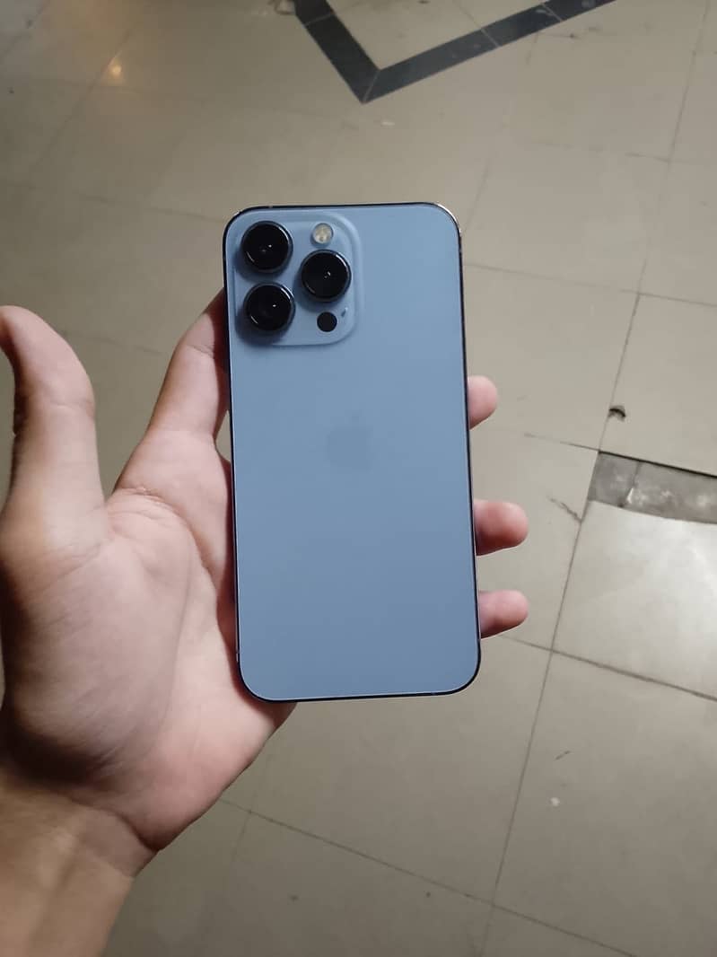 Apple iPhone 13 Pro 0