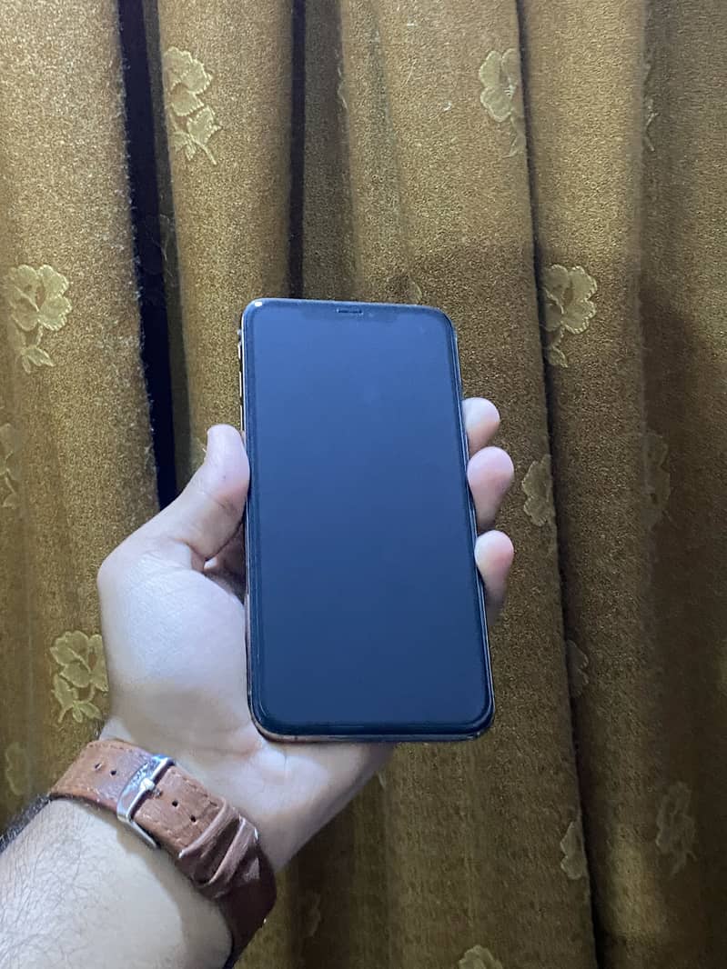 Apple iPhone XS Max 6