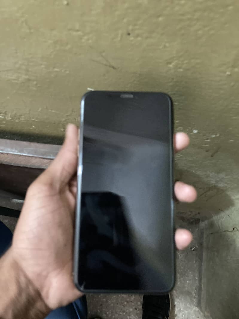 Apple iPhone 11 Pro Max 2