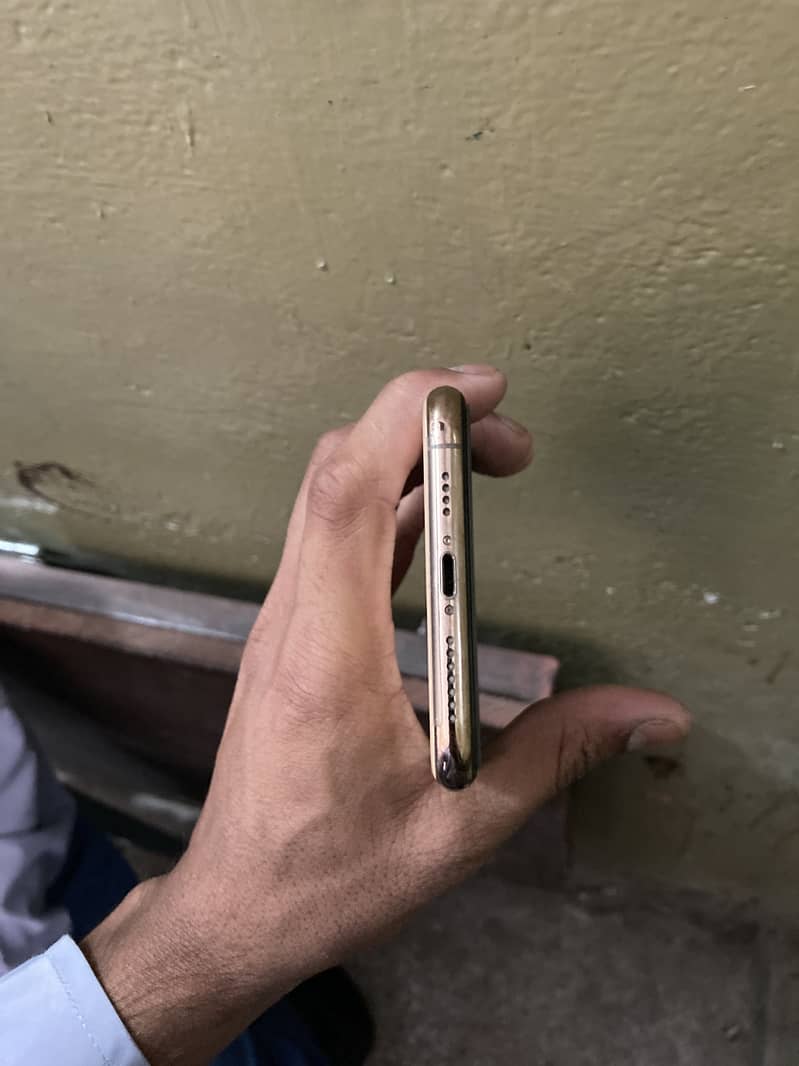 Apple iPhone 11 Pro Max 5