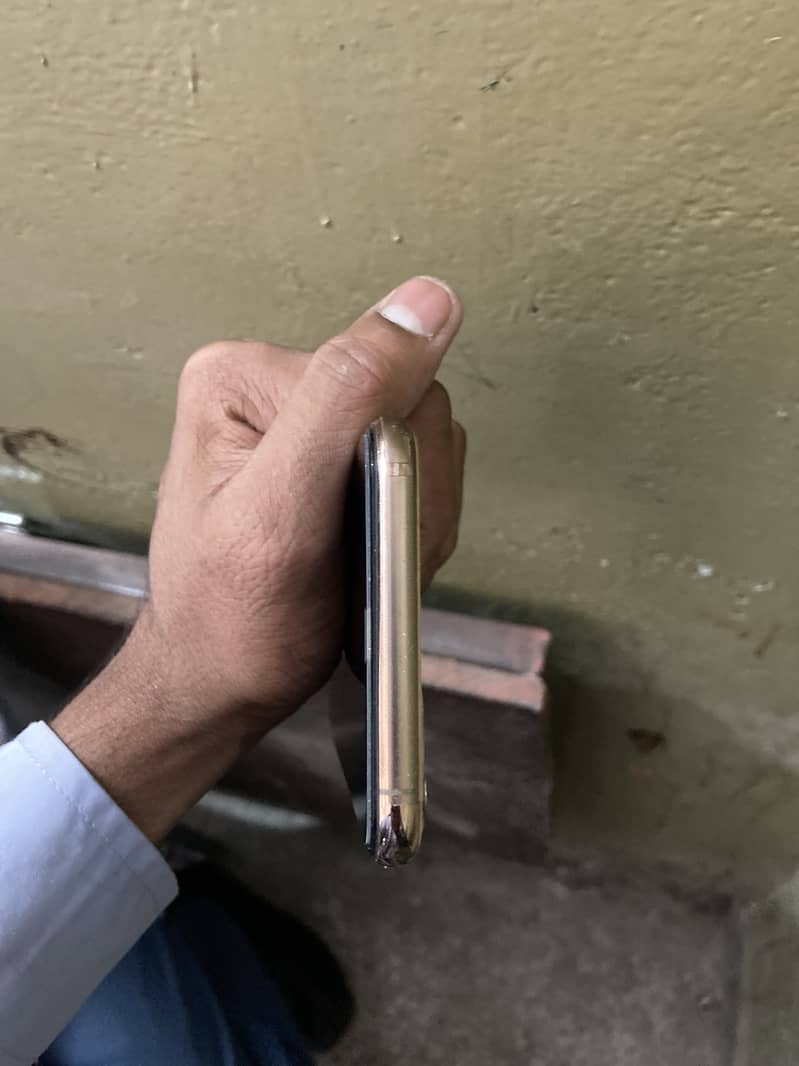 Apple iPhone 11 Pro Max 6