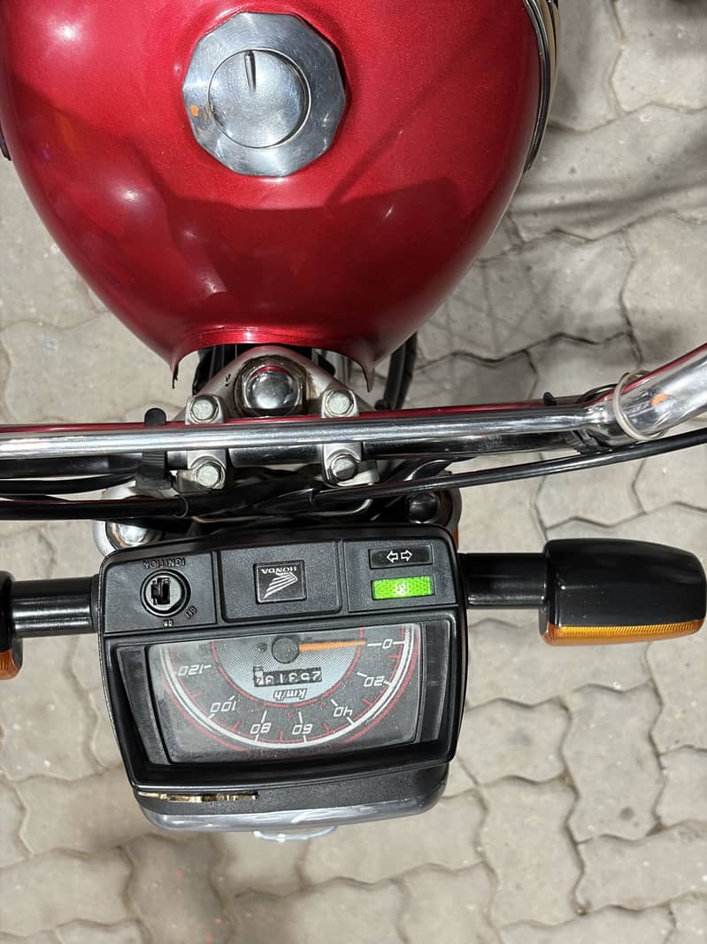 Honda CD70 3
