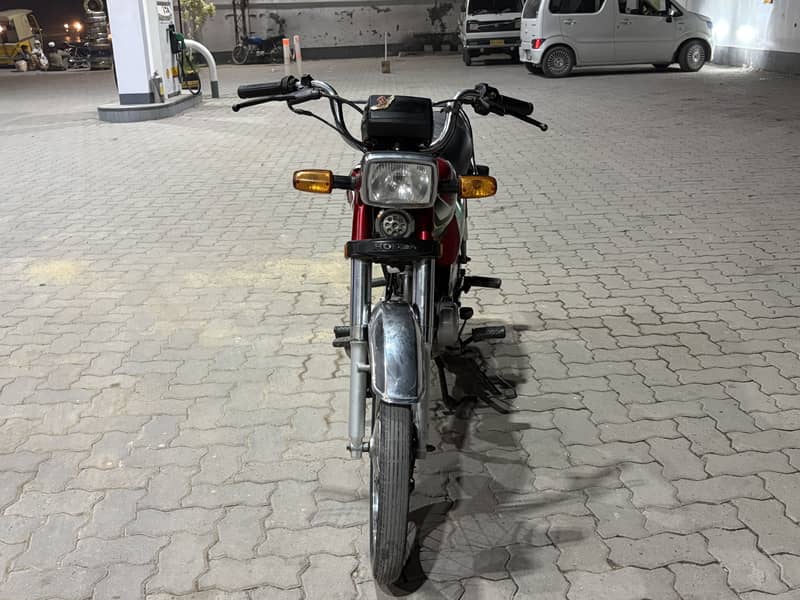 Honda CD70 5