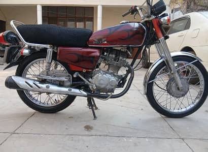 Honda cg 125 2015.