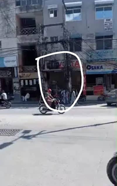 Ground floor Shop for Sale Near Nasir Chicken Corn soup | Size 15×42 |