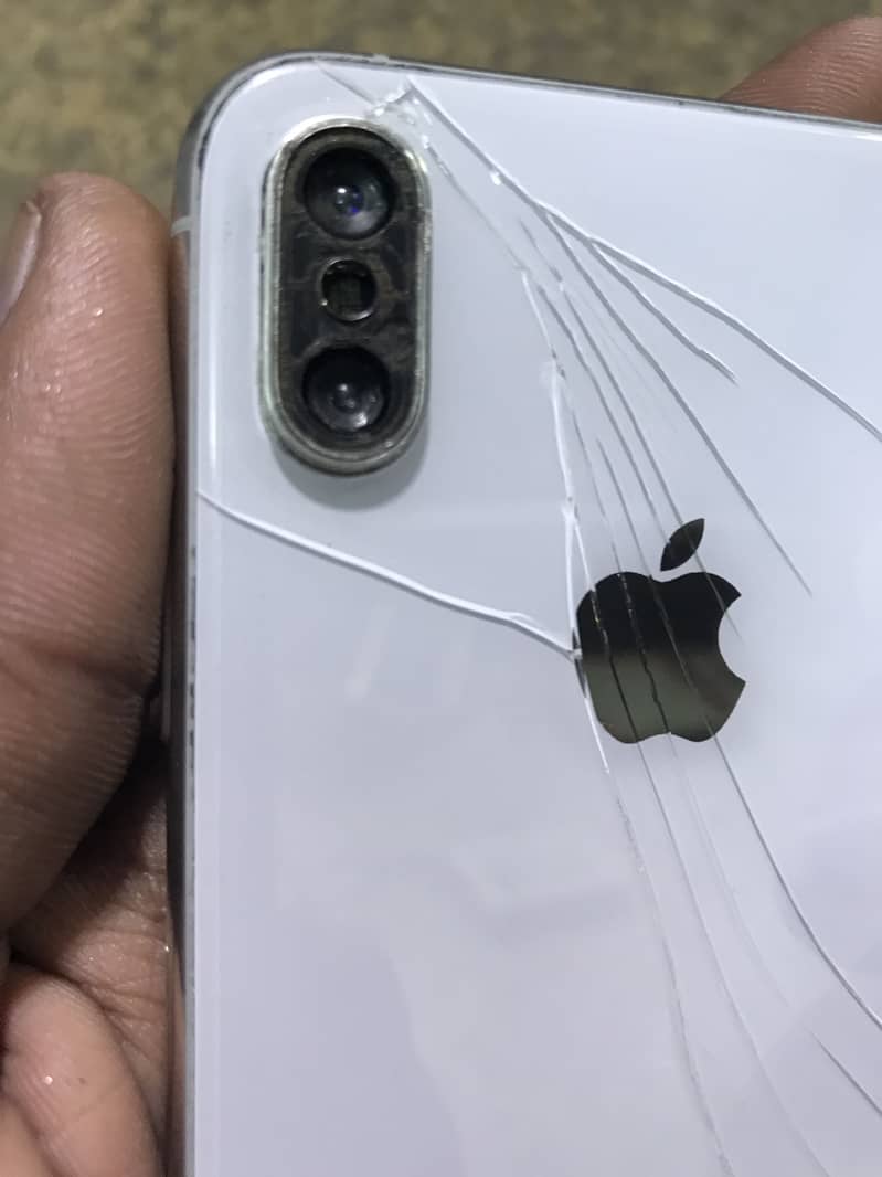Apple iPhone XS 1